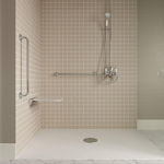 Imagen de Silla auxiliar de ducha plegable DMC 150 KG