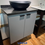 Imagen de Mueble de baño suspendido Aster beige 60 cm mesada granito negro sin bacha