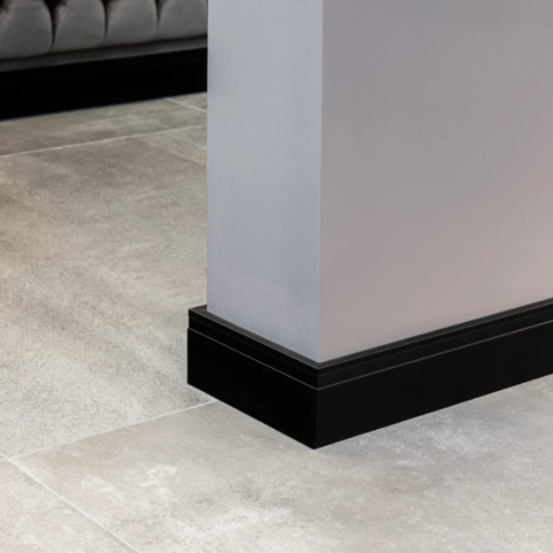 Imagen de Zócalo Eps Extra Line 100x25x2500 mm Negro Mate