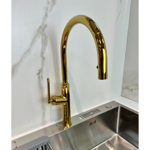 Imagen de Grifería de cocina Monocomando de mesada extensible Oro Brillante