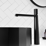 Imagen de Grifería de lavatorio Monocomando alto de mesada Marbella Negro Mate