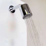 Imagen de Grifería de ducha Monocomando de embutir con transferencia Puelo cromado