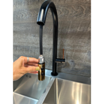 Imagen de Grifería de cocina Monocomando de mesada extensible Negro mate