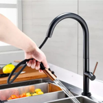 Imagen de Grifería de cocina Monocomando de mesada extensible Negro mate
