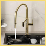 Imagen de Grifería de cocina Monocomando de mesada Chef Pico móvil Gold