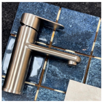 Imagen de Grifería de lavatorio Monocomando de mesada Celtic Gris Satinado