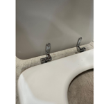 Imagen de Tapa inodoro MDF Vogue/Bari blanca herraje Metálico