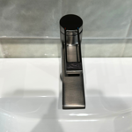 Imagen de Grifería de lavatorio Monocomando de mesada Elar Grafito