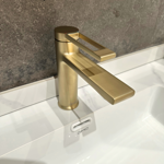 Imagen de Grifería de lavatorio Monocomando de mesada Elar Oro mate