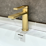 Imagen de Grifería de lavatorio Monocomando de mesada Elar Oro mate