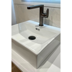 Imagen de Grifería de lavatorio monocomando de mesada Gc pico recto grafito