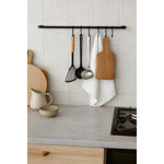 Imagen de BARRA PIATINA NEGRO MATE 45CM - CON 6 GANCHOS