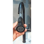 Imagen de Grifería de cocina Monocomando de mesada extensible Negra texturizada