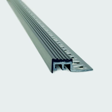 Imagen de Protector de escalón negro pvc 10x18mm x 2,5mt